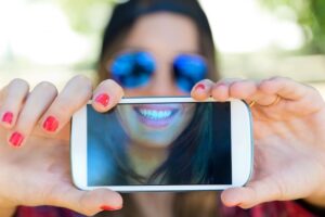 Wie macht man eine Collage am Handy? Die besten Apps und Methoden für Fotocollagen auf dem Smartphon