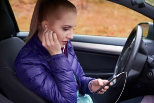 Wie Kann Ich Im Auto Musik Vom Handy Hören? Verbindungsmöglichkeiten per Bluetooth, AUX oder US