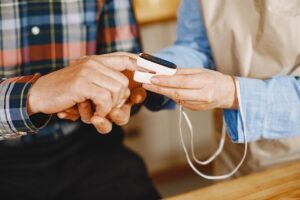 Wie Lädt Man Eine Prepaid-Karte Auf? Schritt-für-Schritt-Anleitung zum Aufladen einer Prepaid-Kart