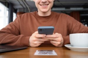 Wie Öffnet Man Einen QR-Code Auf Dem Handy? So lassen sich QR-Codes auf Android und iPhone öffnen und scanne